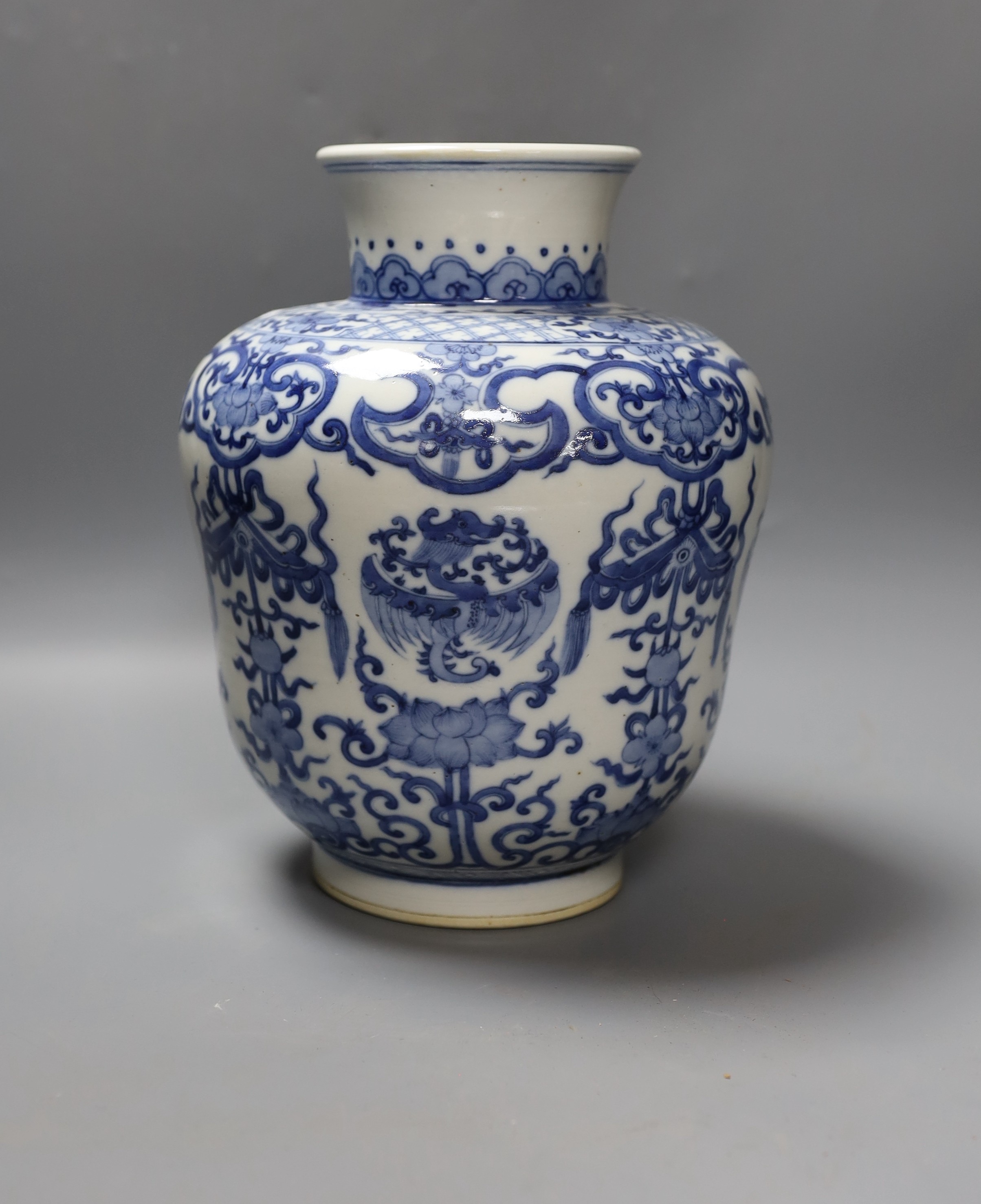 A Chinese blue and white vase, possibly Qing dynasty, 26.3 cm high